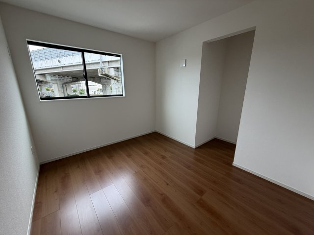 玉手　新築一戸建ての洋室