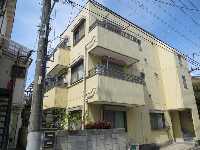メゾン中野の外観|黄色い外壁のカワイイ外観です♪