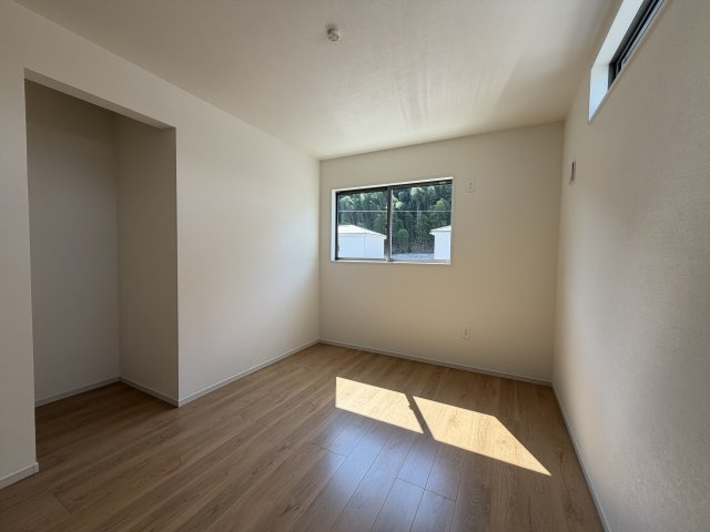 西庄　新築一戸建ての洋室