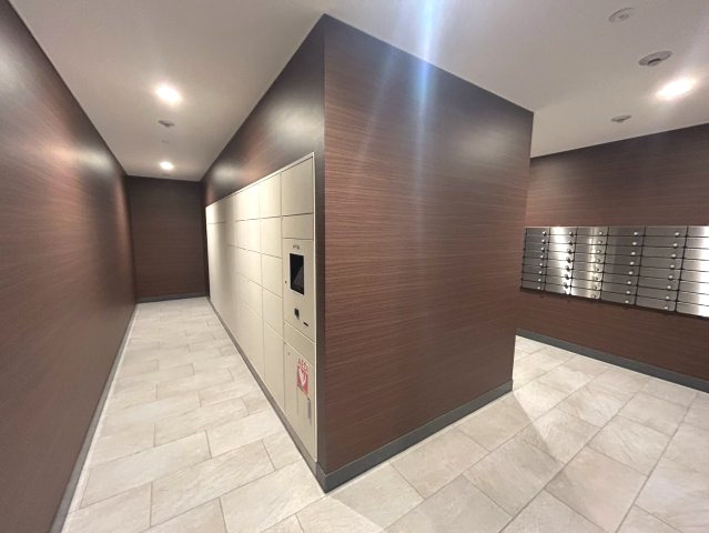 グランマークシティ東向日の設備|郵便受けの他に、不在時に嬉しい宅配BOXが整備されています！