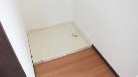 ドエル西船|室内洗濯機置場