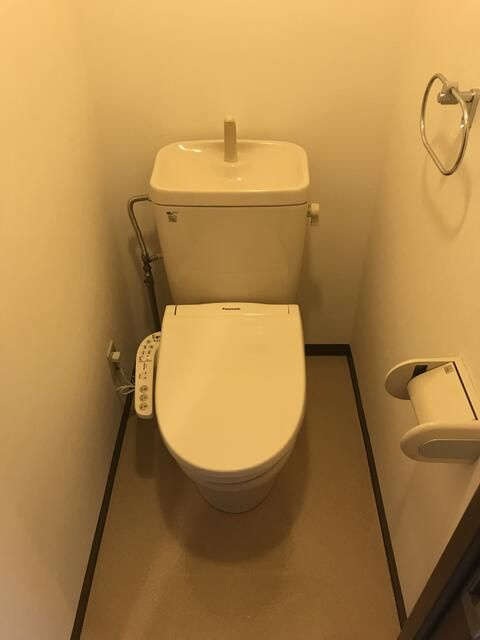 エクセル茗荷谷のトイレ|バストイレ別
※別室参考写真