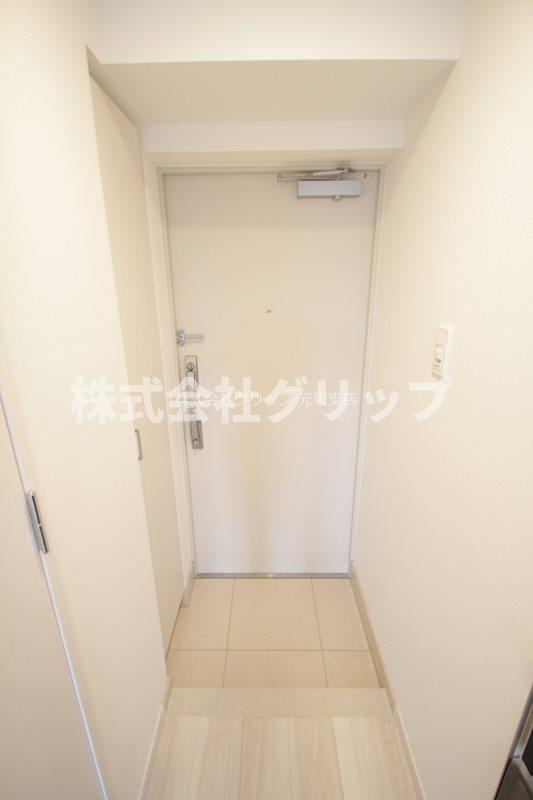 阪東橋KNOTSの玄関