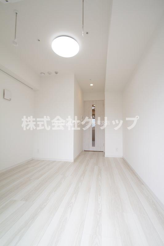阪東橋KNOTSの居間・リビング