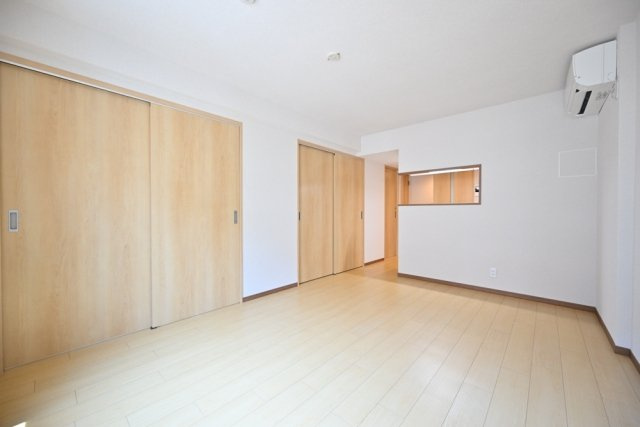 ＣＥＮＴＲＡＬ　ＧＡＲＤＥＮ　ＲＥＳＩＤＥＮＣＥ　ＴＯＫＹＯの居間・リビング|こちらのリビングで趣味の時間をお楽しみください