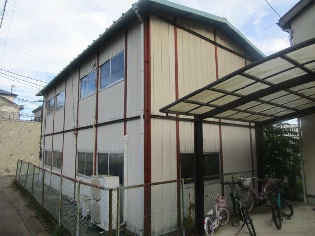 横浜市都筑区池辺町の倉庫の外観