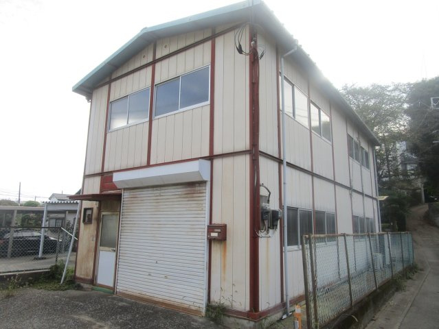横浜市都筑区池辺町の倉庫の外観