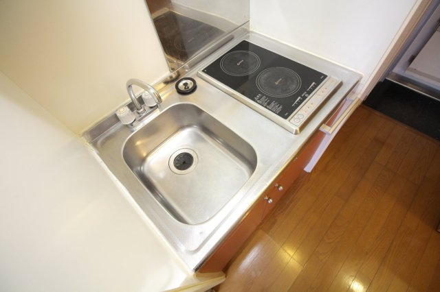 レオパレス南田辺のキッチン|２口の電気コンロ付きキッチン♪