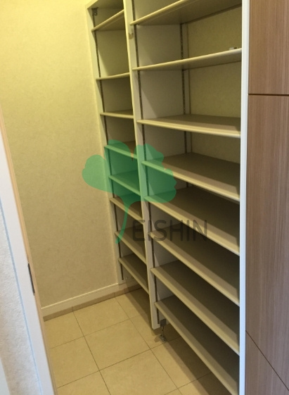 ネストピア呉服町の玄関|下駄箱もしっかりついてます！