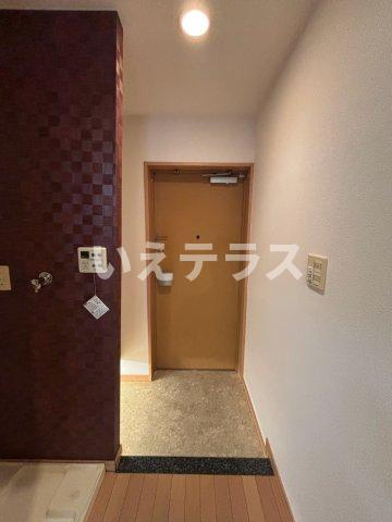 アーバングリーン神戸元町の玄関
