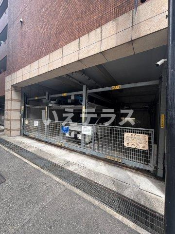 アーバングリーン神戸元町の駐車場