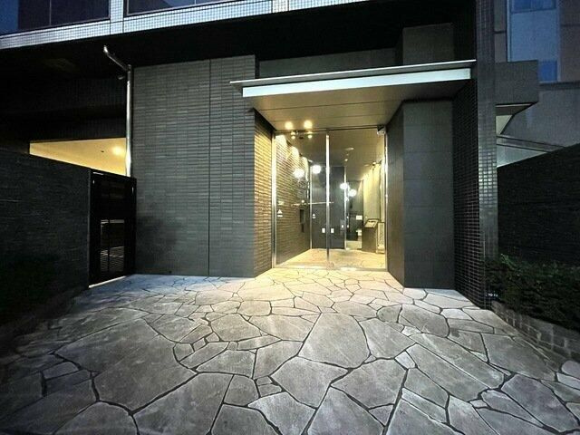 ガーラ・プレシャス渋谷のエントランス