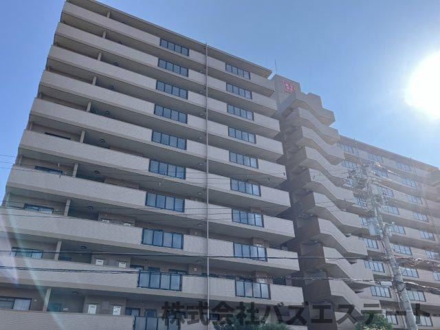 ロワイヤル網干駅前の外観