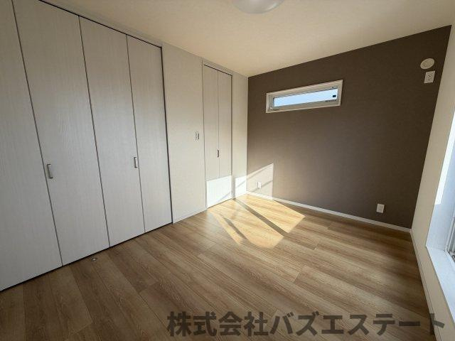 西今宿8丁目　中古一戸建ての洋室