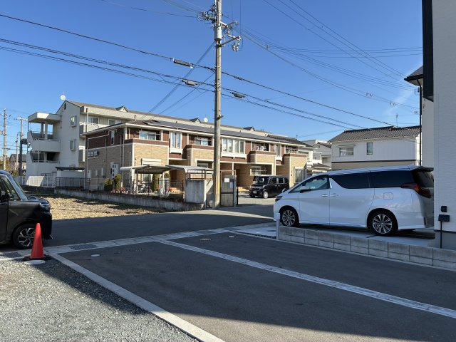 今在家３丁目　中古一戸建ての前面道路含む現地写真