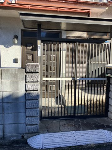 姫路市神子岡前2丁目　中古一戸建てのエントランス