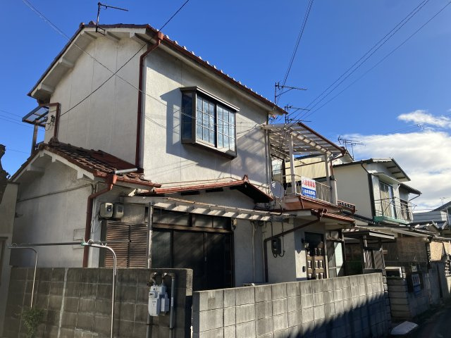 姫路市神子岡前2丁目　中古一戸建ての前面道路含む現地写真