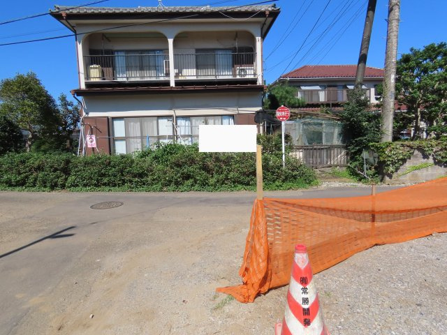 坂戸市森戸新築平屋戸建　の前面道路含む現地写真