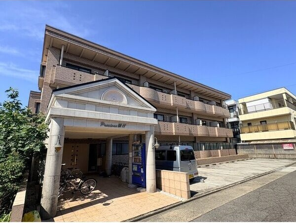 プレシャス鴨付の外観