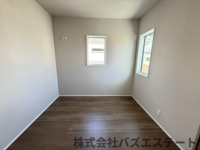 香寺町溝口　新築一戸建ての洋室