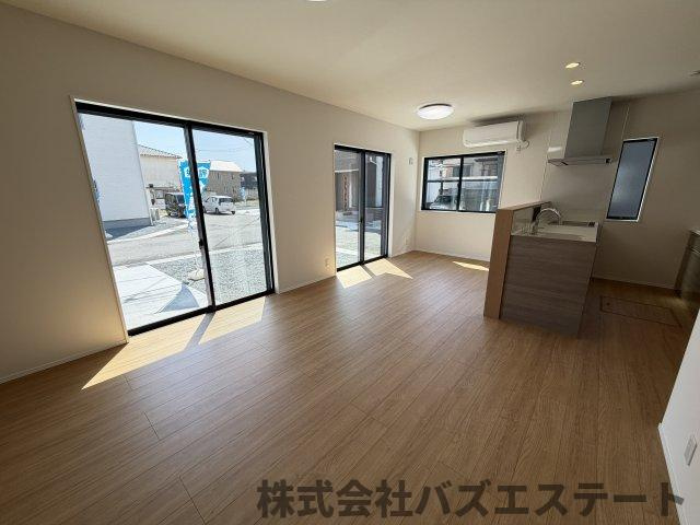 香寺町溝口　新築戸建ての内装