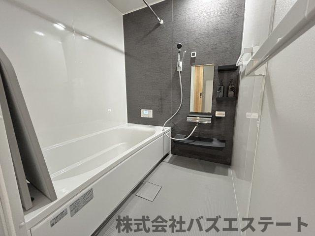 三木市平田　新築一戸建ての浴室
