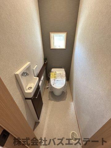 三木市平田　新築一戸建てのトイレ