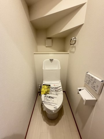 南八代町　新築一戸建てのトイレ