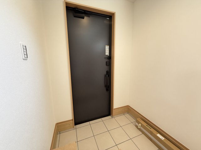南八代町　新築一戸建ての玄関
