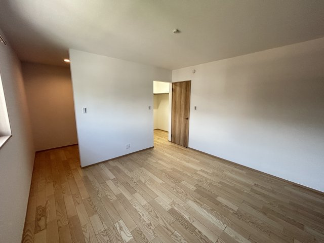 南八代町　新築一戸建ての洋室
