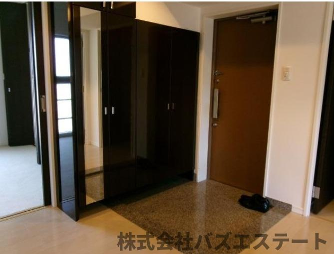 アルファステイツ東今宿の玄関