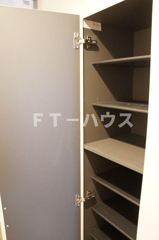 リブリ・アクティー船橋の玄関