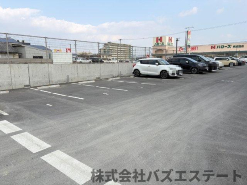 アルファスマート東姫路の駐車場