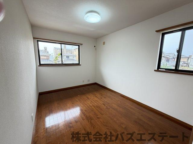 白浜町宇佐崎北　中古一戸建ての洋室