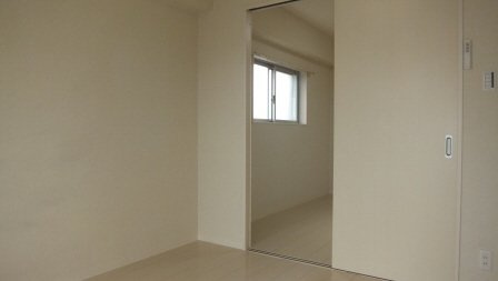 ＬＡＵＲＥＬの寝室|きれいなお部屋です