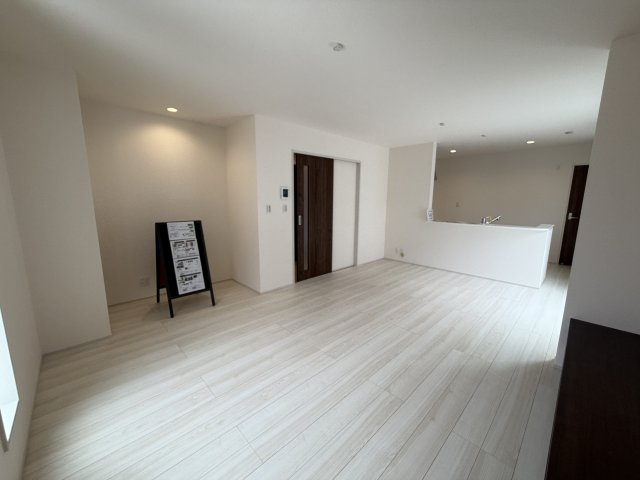 姫路市勝原区宮田の新築一戸建の居間・リビング