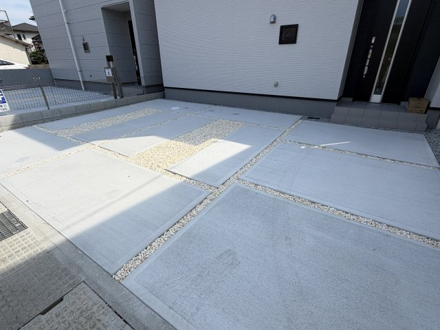 姫路市大津区長松の新築一戸建の駐車場
