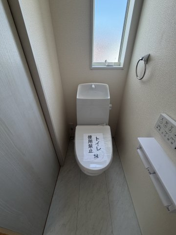 姫路市西庄の新築一戸建のトイレ