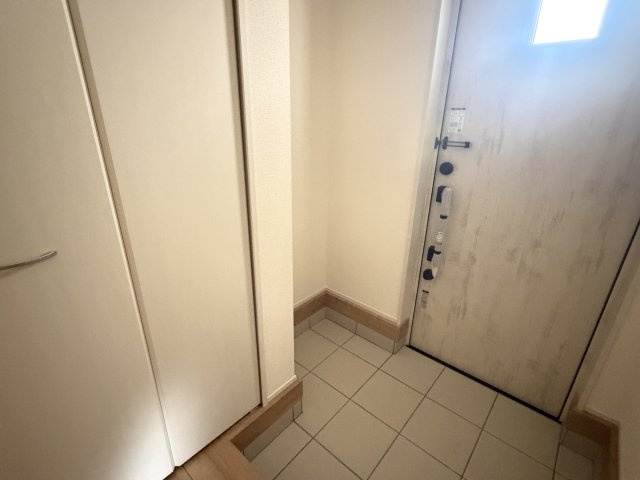姫路市西庄の新築一戸建の玄関