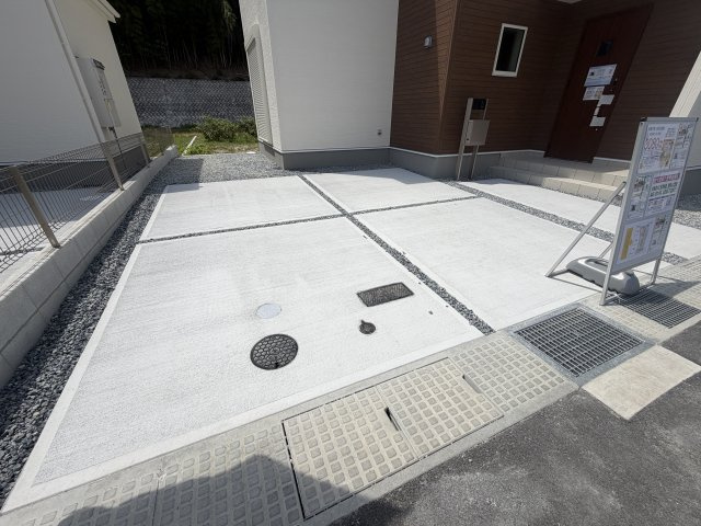 姫路市西庄の新築一戸建の駐車場