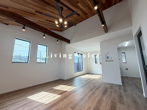 【仲介手数料０円】平塚市虹ケ浜　新築一戸建ての居間・リビング|平塚市虹ケ浜　新築一戸建て