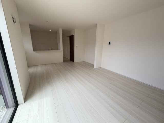 御立東　新築一戸建ての居間・リビング