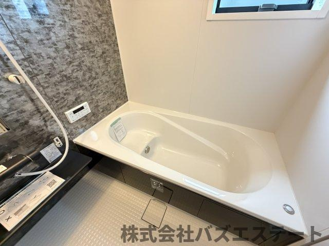 青山　新築一戸建ての浴室