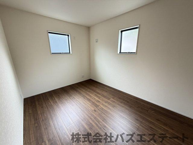 青山　新築一戸建ての洋室