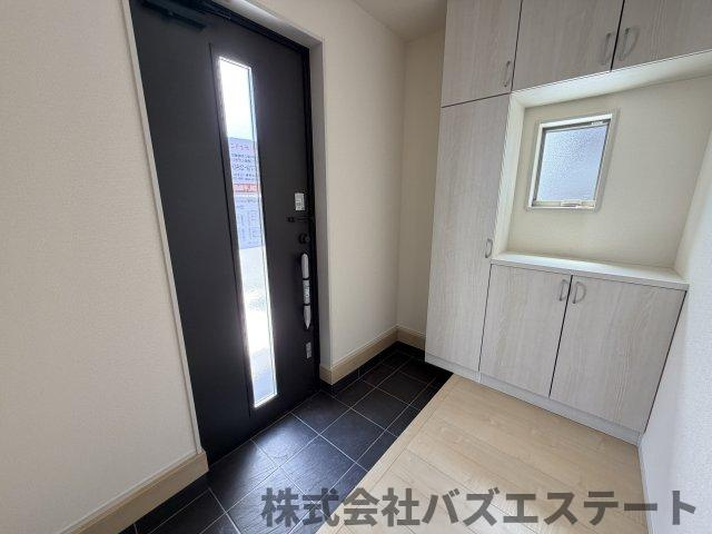 勝原区山戸　新築一戸建ての玄関