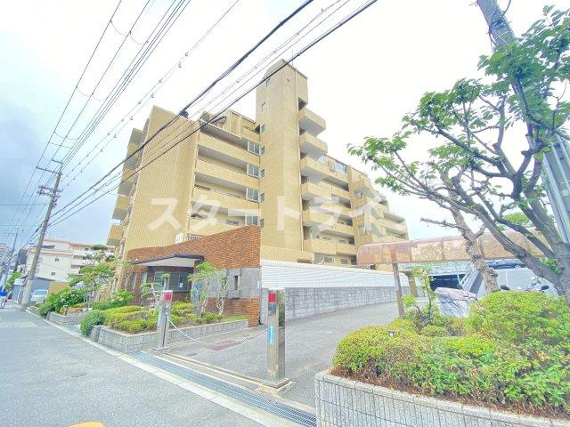 大阪市淀川区西三国２丁目の賃貸マンションの外観