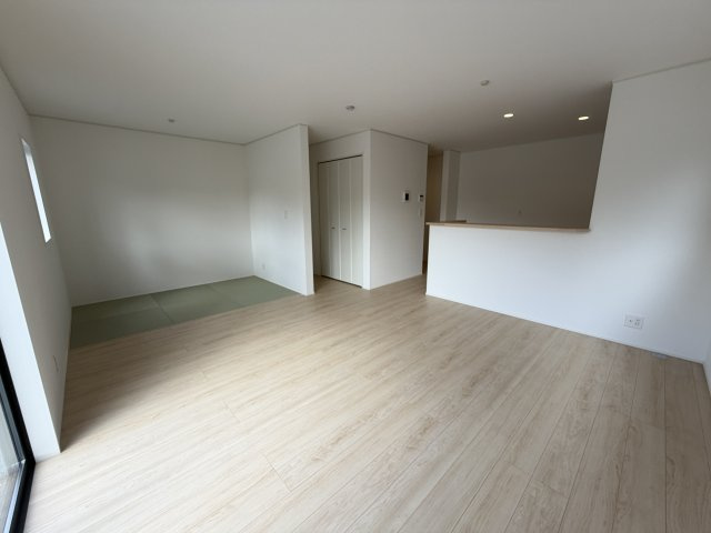 姫路市広畑区才の新築一戸建の居間・リビング