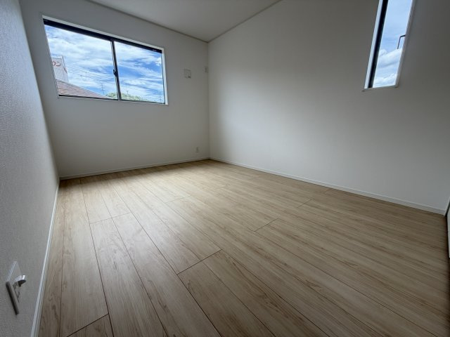 上大野　新築一戸建ての洋室