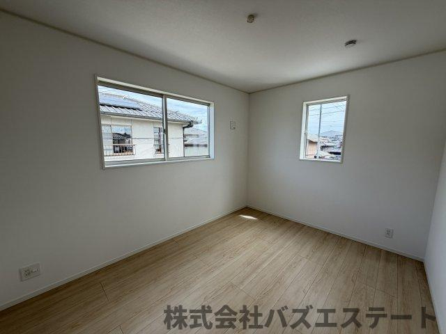 野里慶雲寺前町　新築一戸建ての洋室