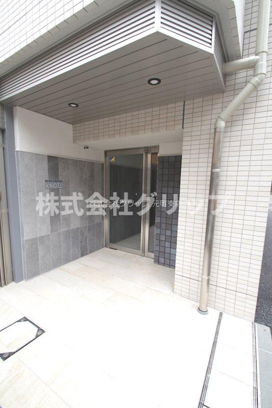 阪東橋KNOTSのエントランス